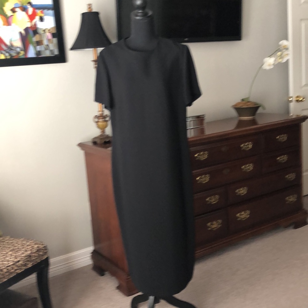 Women’s beautiful black dress by Henry Lee. Size 14. Excellent Condition - Picture 2 of 10
